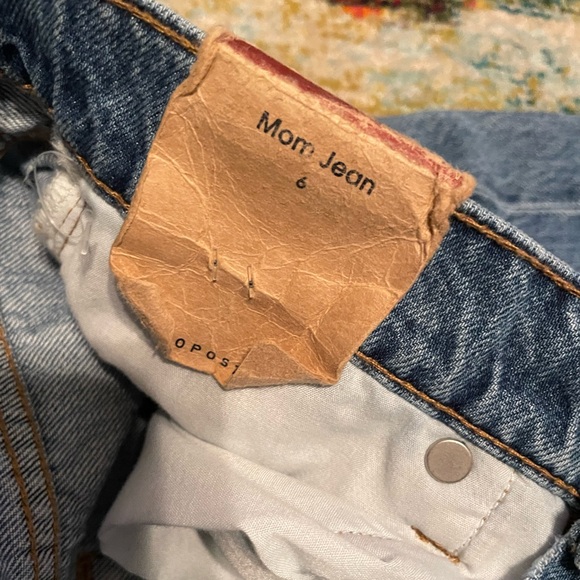 Aeropostale Mom Jean Size 6 (Like New) - Picture 4 of 6